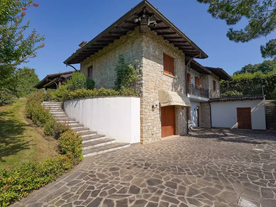 Immagine 13 di Villa in vendita  in Via Valle 1 a Bergamo