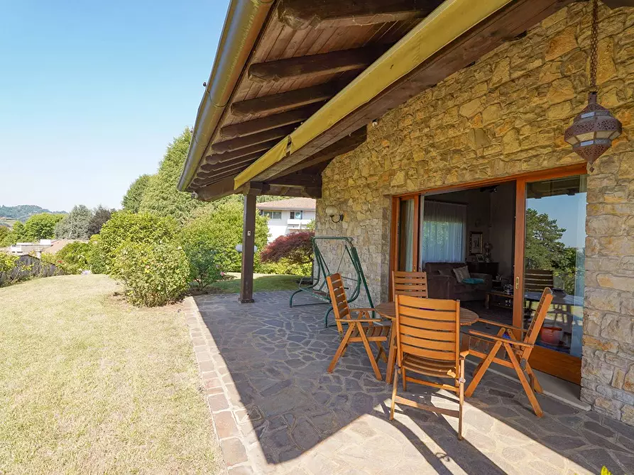 Immagine 17 di Villa in vendita  in Via Valle 1 a Bergamo
