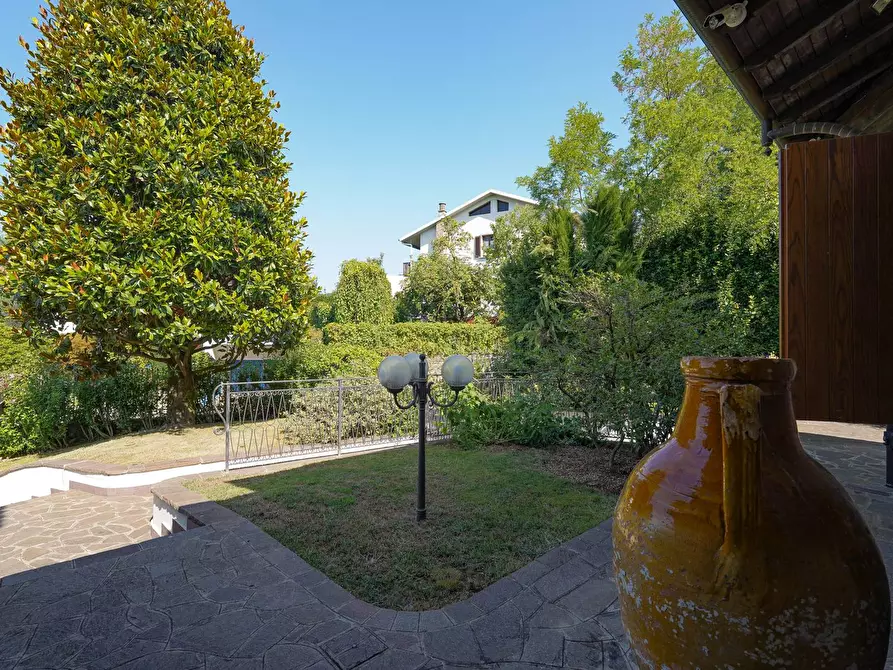 Immagine 22 di Villa in vendita  in Via Valle 1 a Bergamo