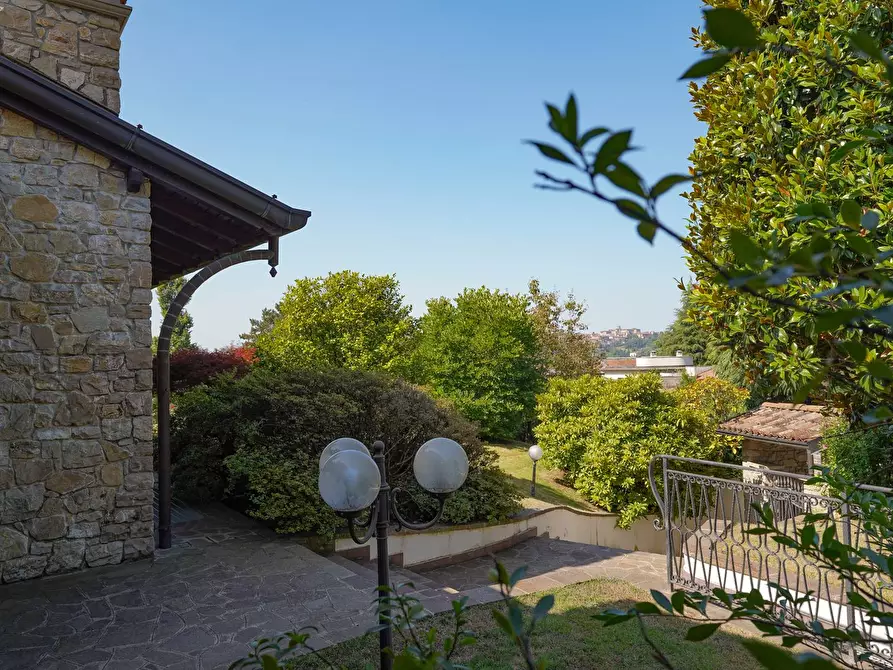 Immagine 25 di Villa in vendita  in Via Valle 1 a Bergamo