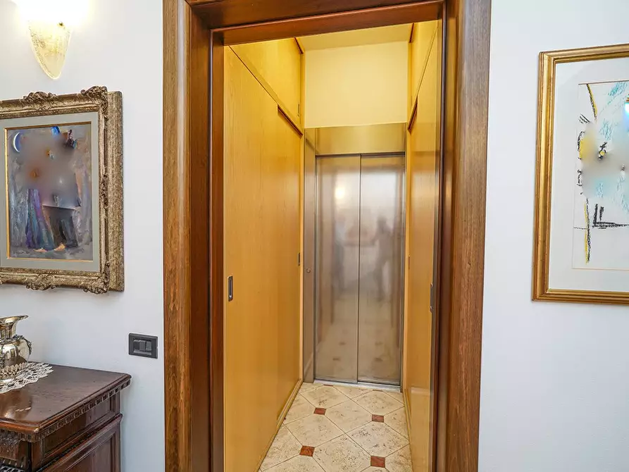 Immagine 30 di Villa in vendita  in Via Valle 1 a Bergamo