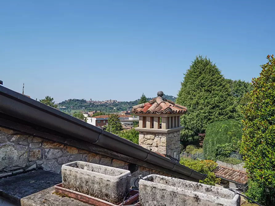 Immagine 35 di Villa in vendita  in Via Valle 1 a Bergamo