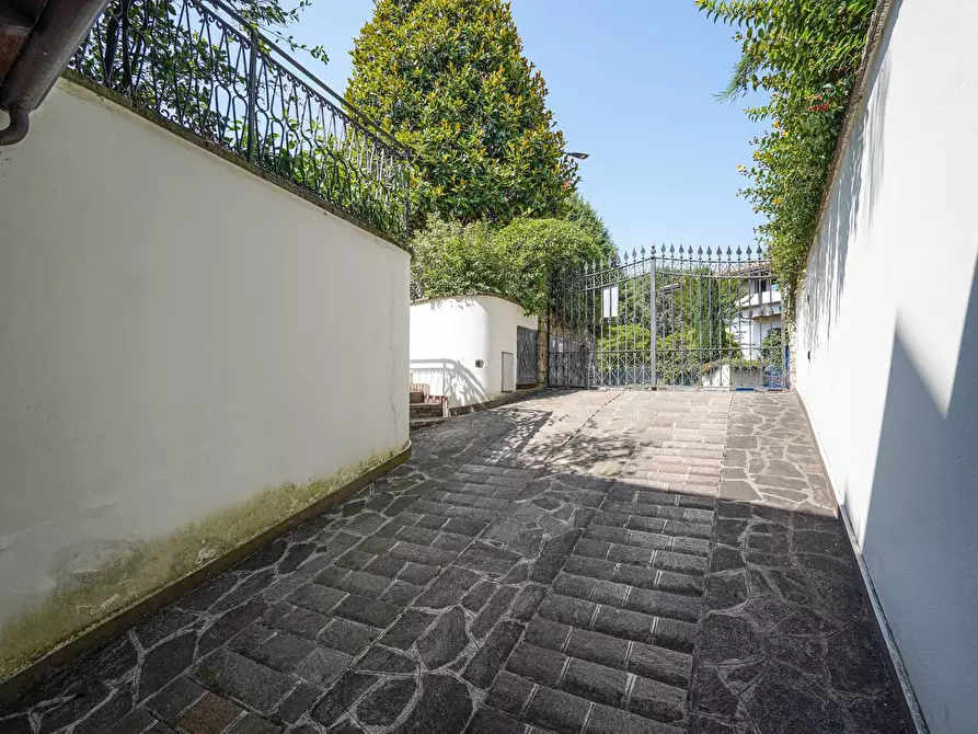 Immagine 49 di Villa in vendita  in Via Valle 1 a Bergamo