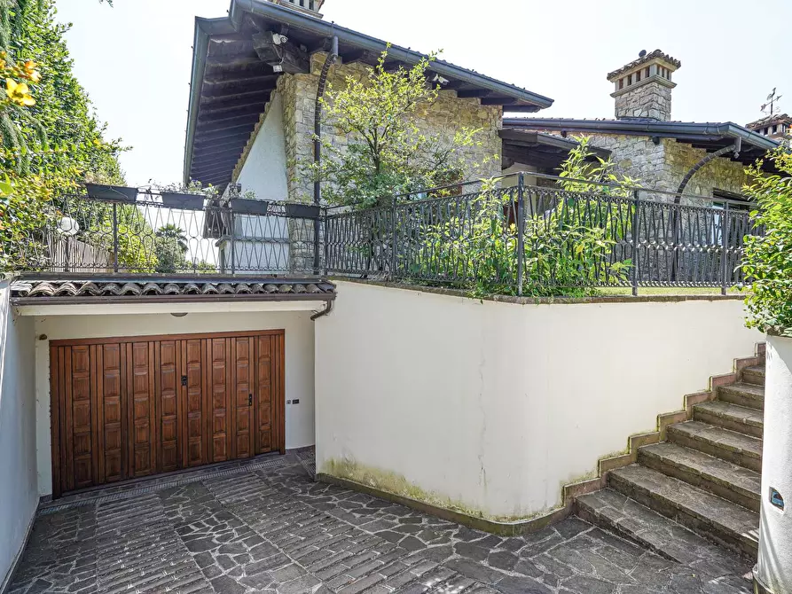Immagine 50 di Villa in vendita  in Via Valle 1 a Bergamo