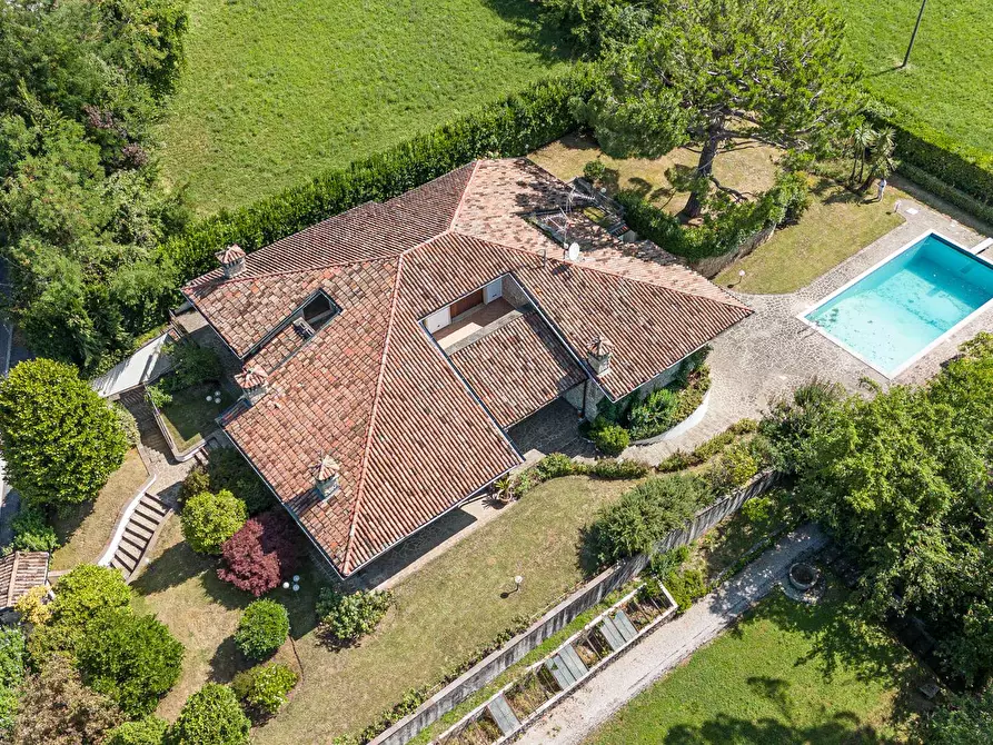Immagine 54 di Villa in vendita  in Via Valle 1 a Bergamo