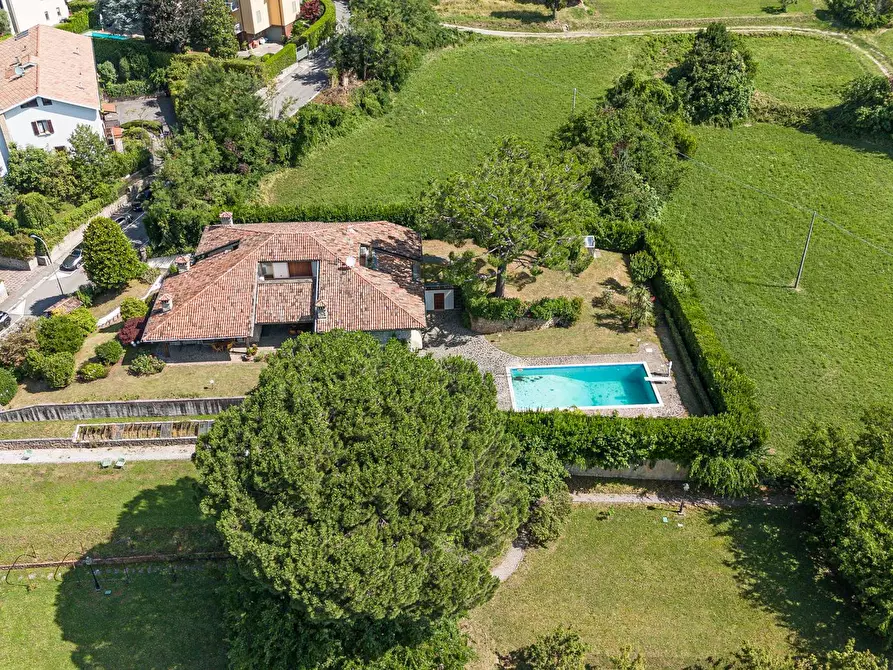 Immagine 56 di Villa in vendita  in Via Valle 1 a Bergamo