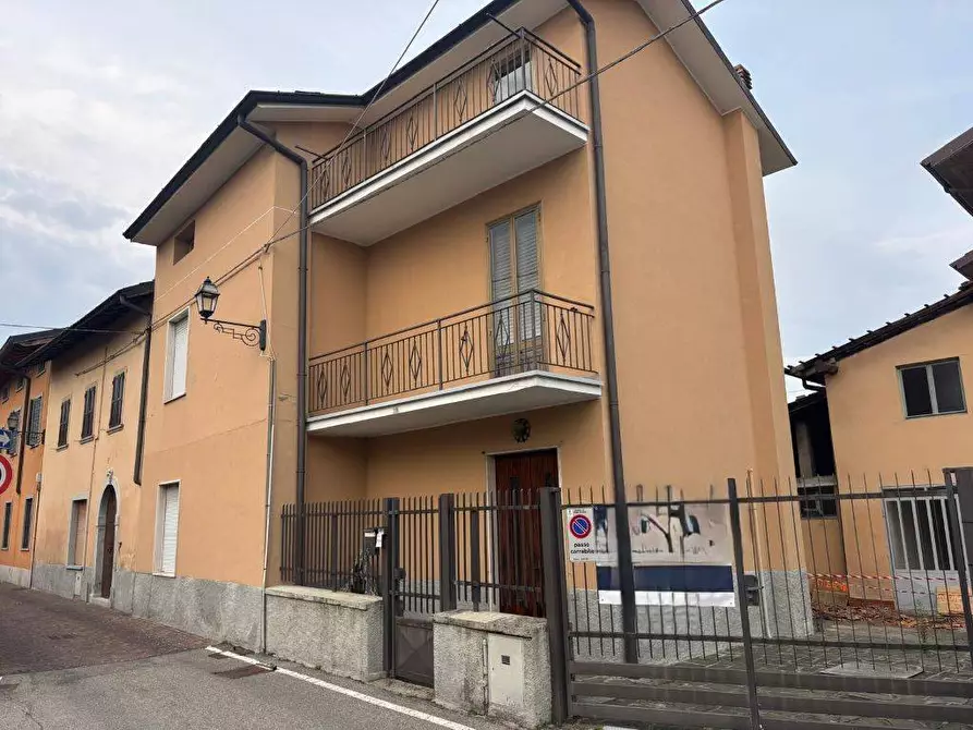 Immagine 1 di Casa indipendente in vendita  in via Carvisi a Terno D'isola