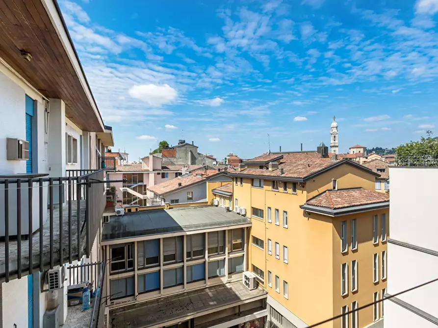 Immagine 16 di Appartamento in vendita  in Passaggio Don Antonio Seghezzi 2 a Bergamo