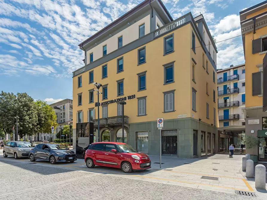 Immagine 28 di Appartamento in vendita  in Passaggio Don Antonio Seghezzi 2 a Bergamo