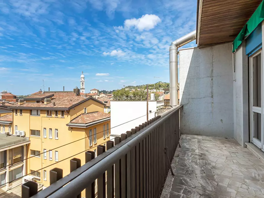 Immagine 21 di Appartamento in vendita  in Passaggio Don Antonio Seghezzi 2 a Bergamo