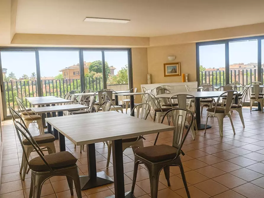 Immagine 2 di Locale commerciale in affitto  in Via Italia 1 a Almenno San Bartolomeo