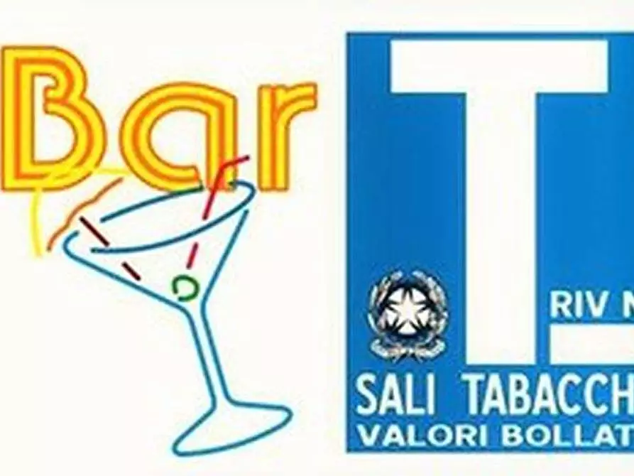 Immagine 1 di Attività commerciale in vendita  in piazza risorgimento a Bergamo