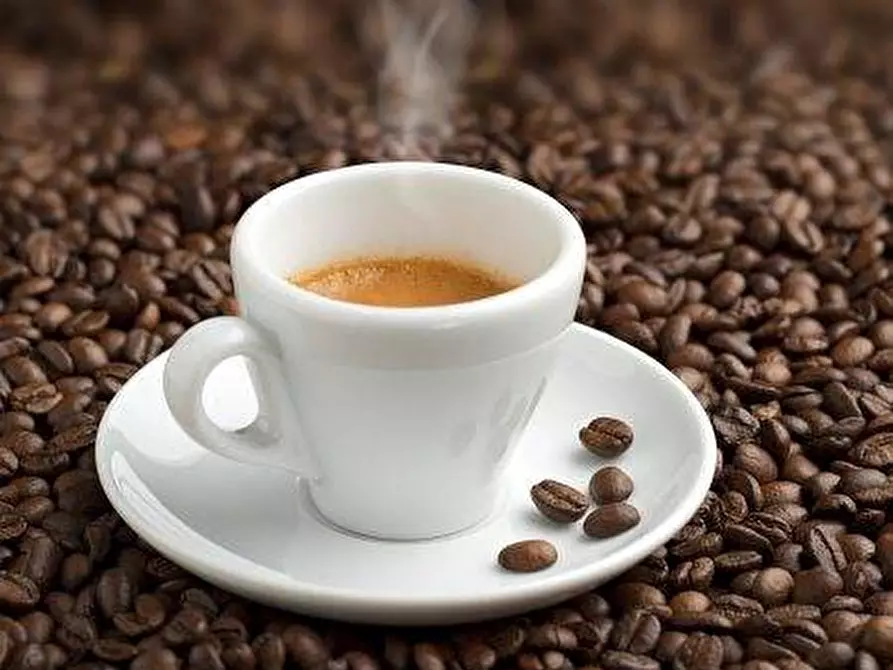 Immagine 2 di Attività commerciale in vendita  in piazza risorgimento a Bergamo