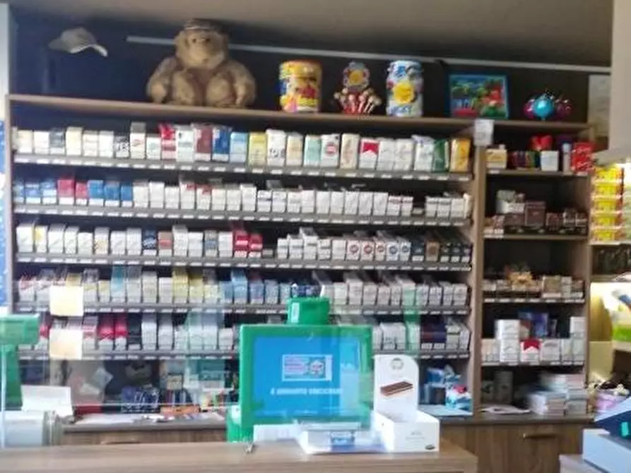 Immagine 4 di Attività commerciale in vendita  in piazza risorgimento a Bergamo