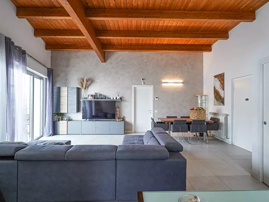 Immagine 6 di Attico in vendita  in via marconi 46 a Seriate