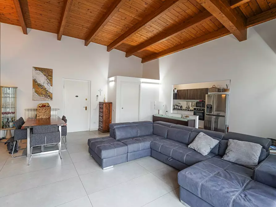 Immagine 7 di Attico in vendita  in via marconi 46 a Seriate