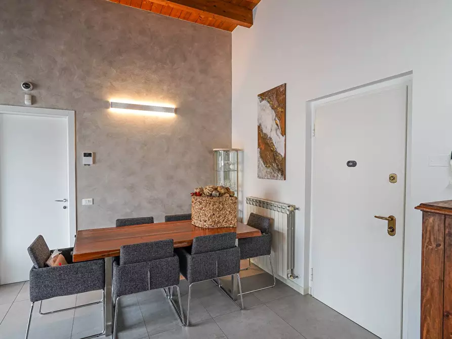 Immagine 10 di Attico in vendita  in via marconi 46 a Seriate