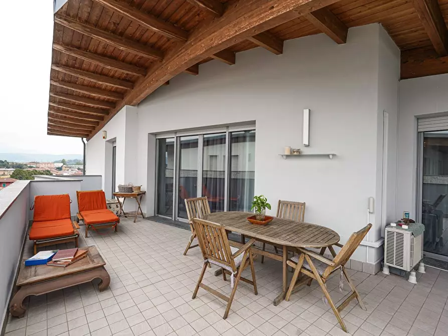 Immagine 14 di Attico in vendita  in via marconi 46 a Seriate