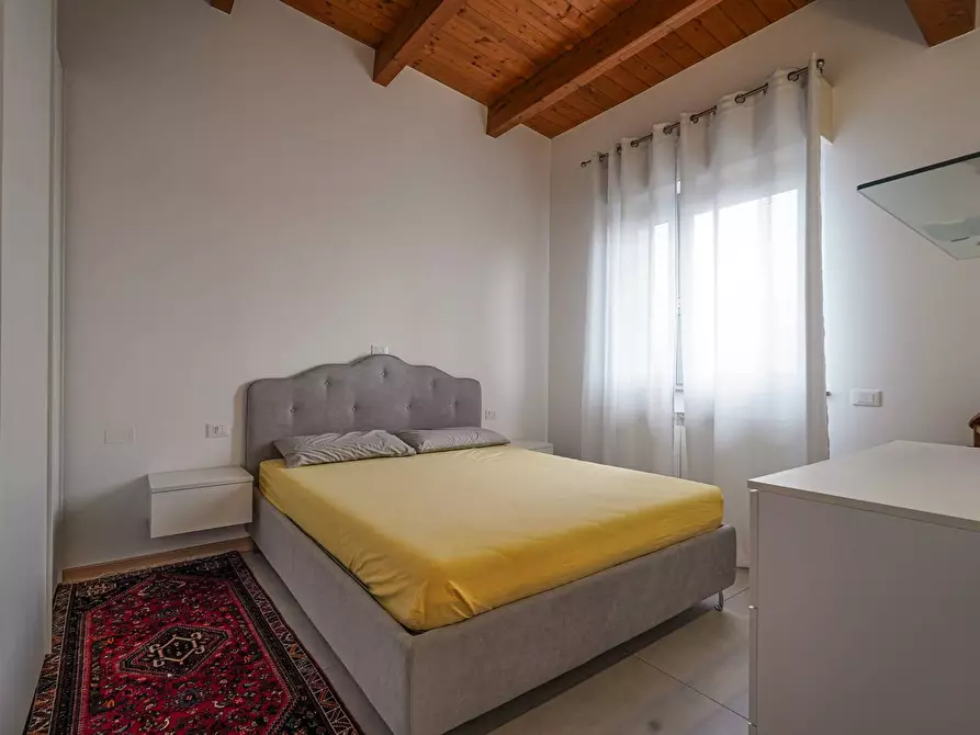 Immagine 17 di Attico in vendita  in via marconi 46 a Seriate