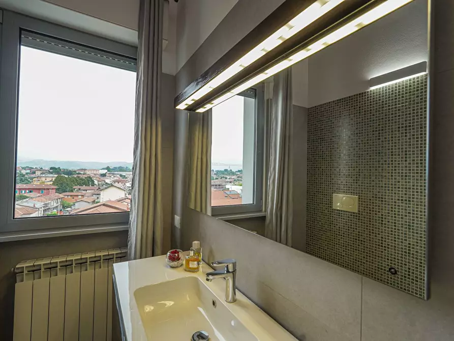 Immagine 18 di Attico in vendita  in via marconi 46 a Seriate