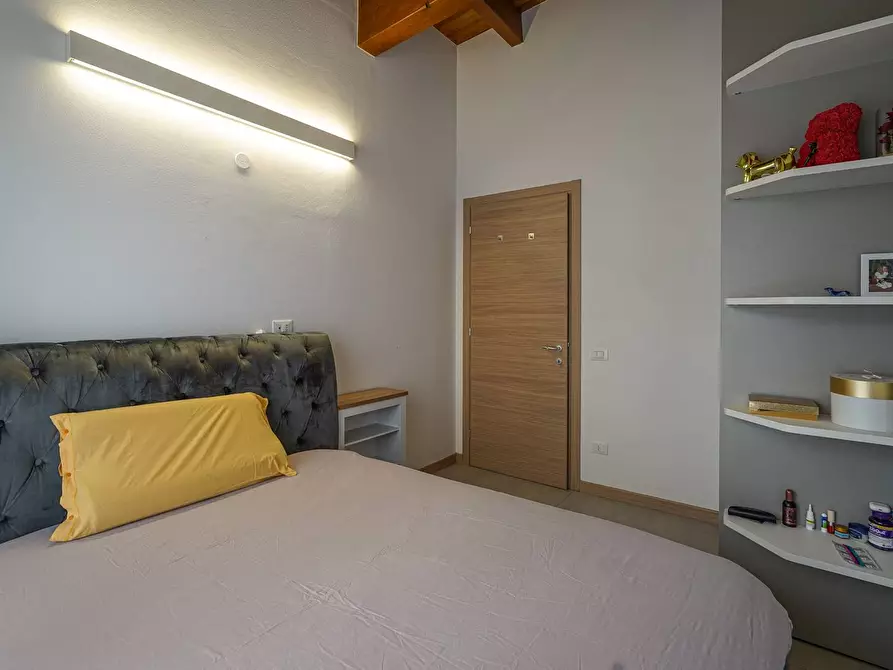 Immagine 19 di Attico in vendita  in via marconi 46 a Seriate