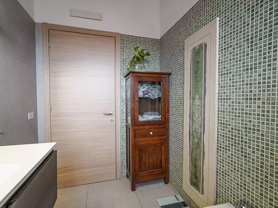 Immagine 22 di Attico in vendita  in via marconi 46 a Seriate