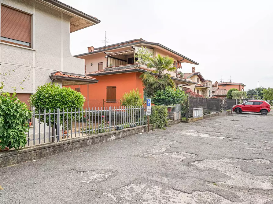 Immagine 9 di Palazzo in vendita  in Via vittorio Veneto 1 a Almenno San Bartolomeo