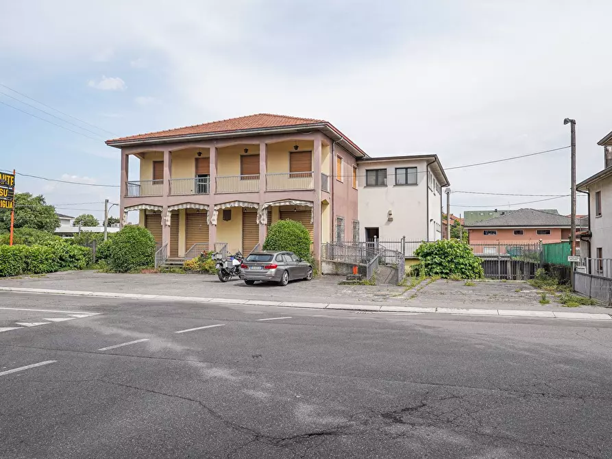 Immagine 18 di Palazzo in vendita  in Via vittorio Veneto 1 a Almenno San Bartolomeo