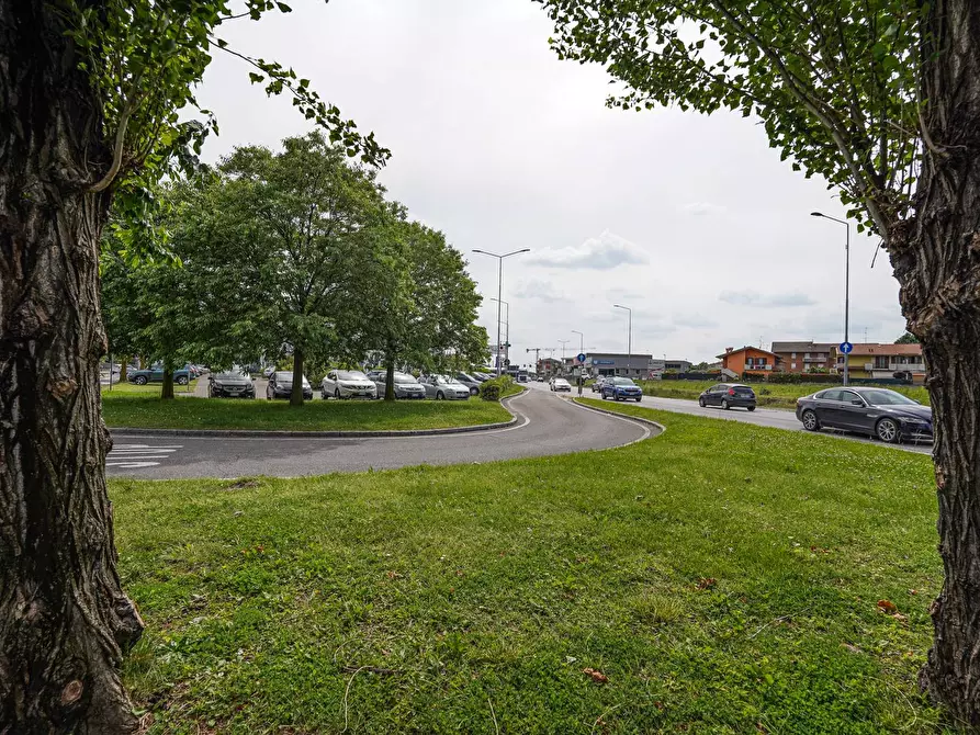 Immagine 19 di Palazzo in vendita  in Via vittorio Veneto 1 a Almenno San Bartolomeo