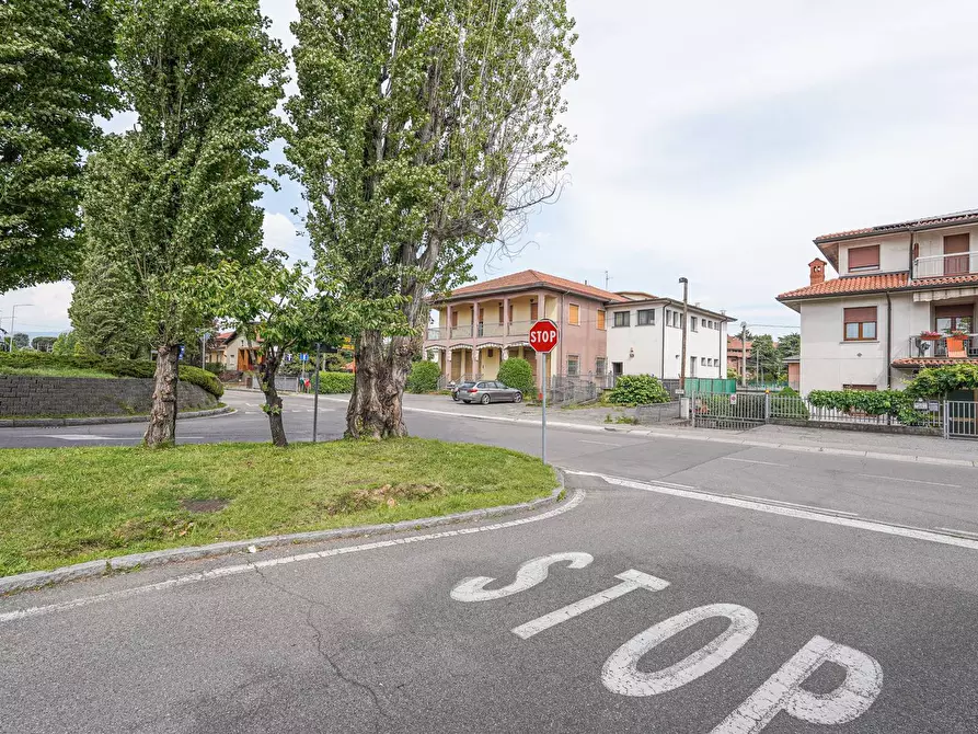 Immagine 21 di Palazzo in vendita  in Via vittorio Veneto 1 a Almenno San Bartolomeo