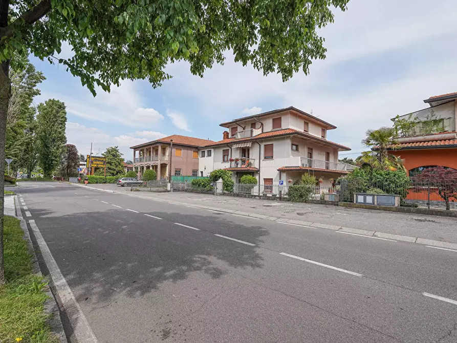 Immagine 22 di Palazzo in vendita  in Via vittorio Veneto 1 a Almenno San Bartolomeo