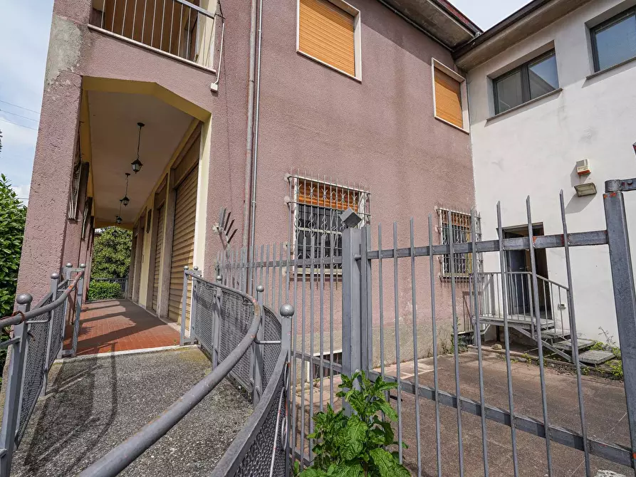 Immagine 25 di Palazzo in vendita  in Via vittorio Veneto 1 a Almenno San Bartolomeo