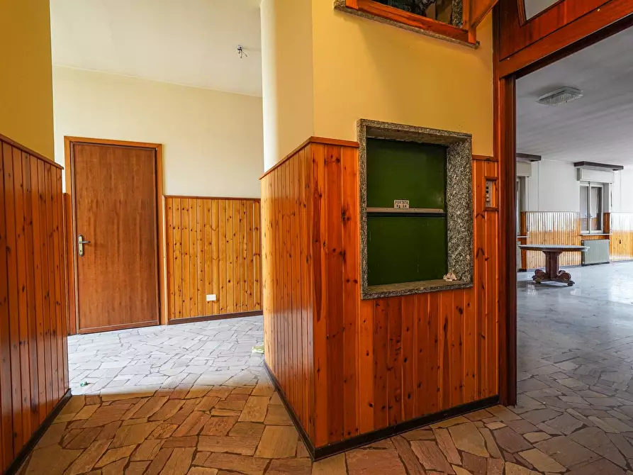 Immagine 28 di Palazzo in vendita  in Via vittorio Veneto 1 a Almenno San Bartolomeo