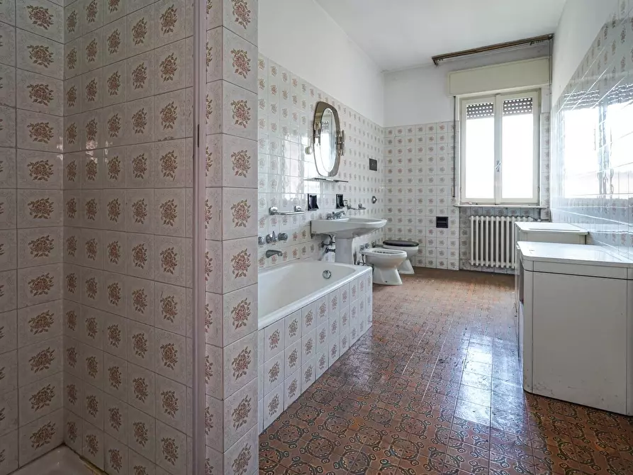 Immagine 33 di Palazzo in vendita  in Via vittorio Veneto 1 a Almenno San Bartolomeo