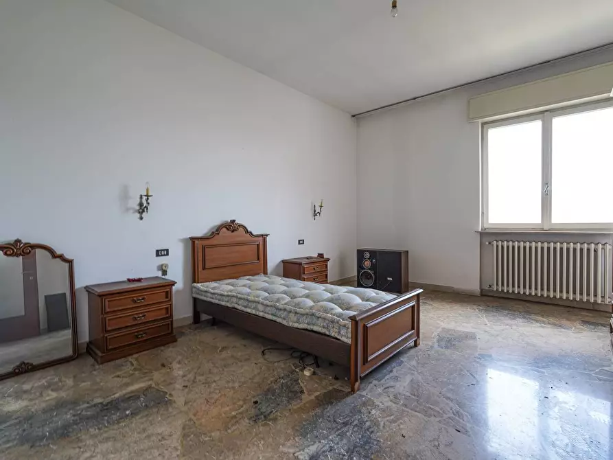 Immagine 39 di Palazzo in vendita  in Via vittorio Veneto 1 a Almenno San Bartolomeo