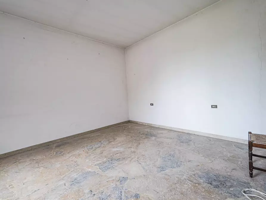 Immagine 41 di Palazzo in vendita  in Via vittorio Veneto 1 a Almenno San Bartolomeo