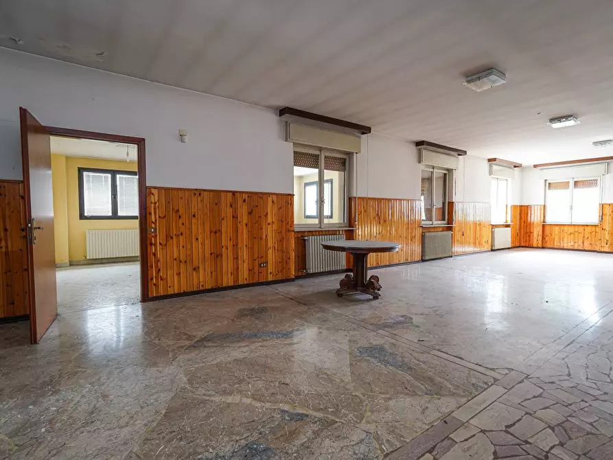 Immagine 44 di Palazzo in vendita  in Via vittorio Veneto 1 a Almenno San Bartolomeo