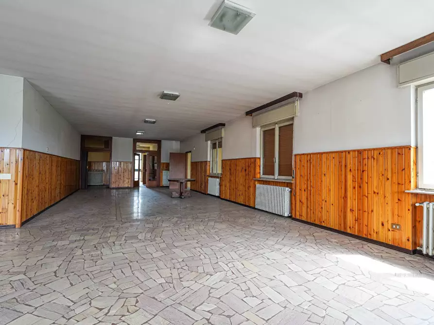 Immagine 45 di Palazzo in vendita  in Via vittorio Veneto 1 a Almenno San Bartolomeo