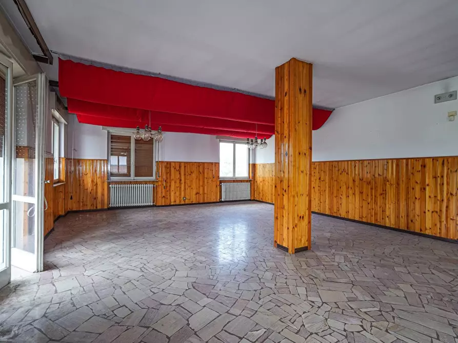 Immagine 48 di Palazzo in vendita  in Via vittorio Veneto 1 a Almenno San Bartolomeo