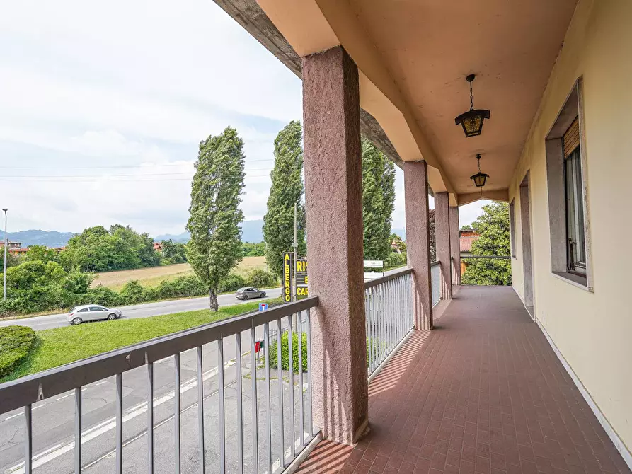 Immagine 54 di Palazzo in vendita  in Via vittorio Veneto 1 a Almenno San Bartolomeo