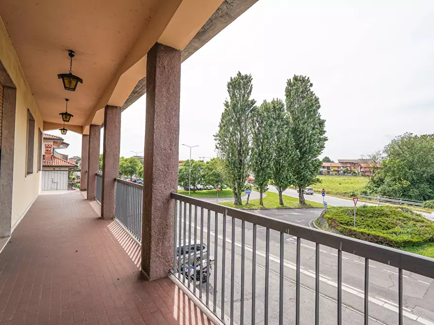 Immagine 55 di Palazzo in vendita  in Via vittorio Veneto 1 a Almenno San Bartolomeo