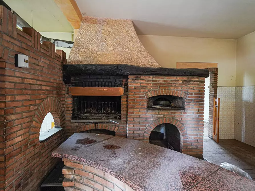 Immagine 57 di Palazzo in vendita  in Via vittorio Veneto 1 a Almenno San Bartolomeo