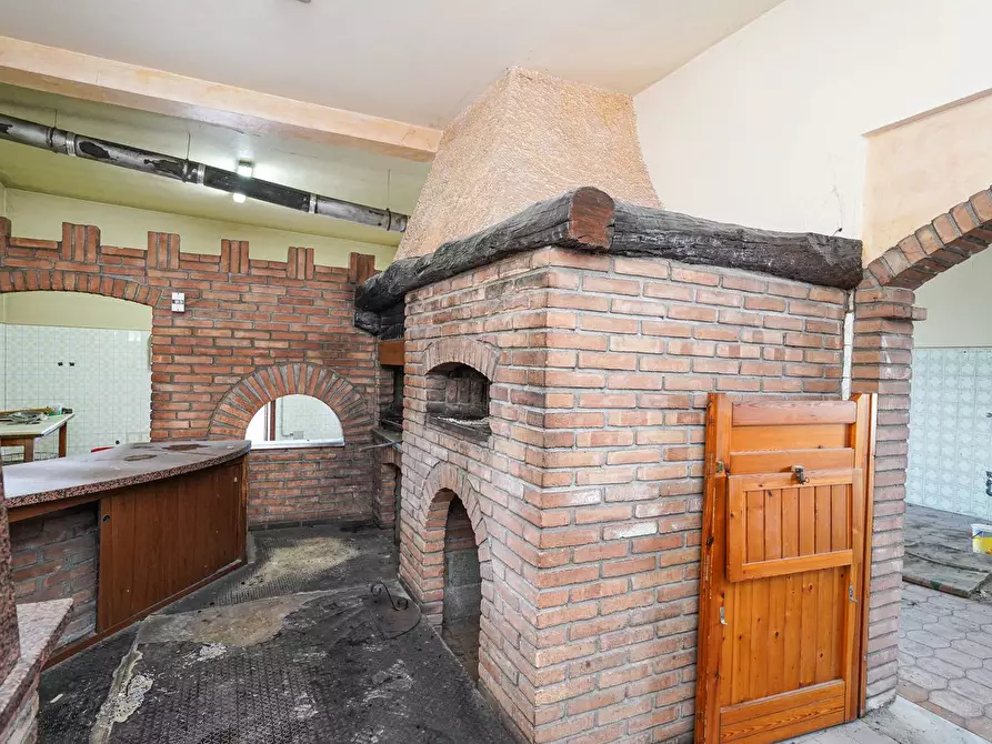 Immagine 59 di Palazzo in vendita  in Via vittorio Veneto 1 a Almenno San Bartolomeo