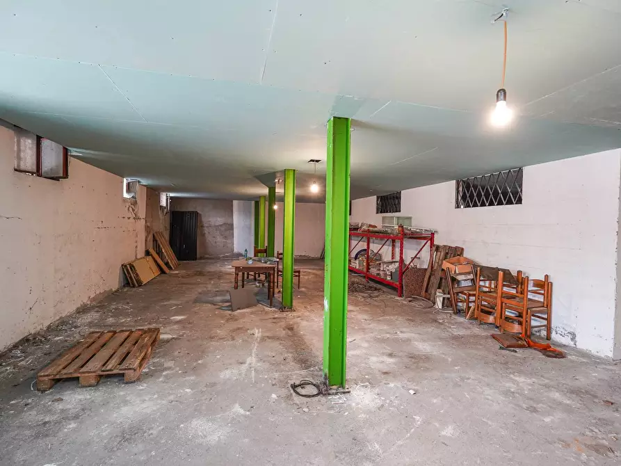 Immagine 63 di Palazzo in vendita  in Via vittorio Veneto 1 a Almenno San Bartolomeo