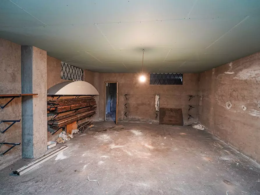 Immagine 66 di Palazzo in vendita  in Via vittorio Veneto 1 a Almenno San Bartolomeo