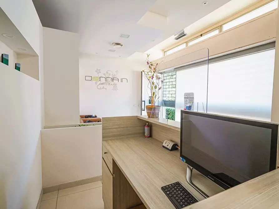 Immagine 10 di Negozio in vendita  in VIA  VERDI 15 a Almenno San Bartolomeo