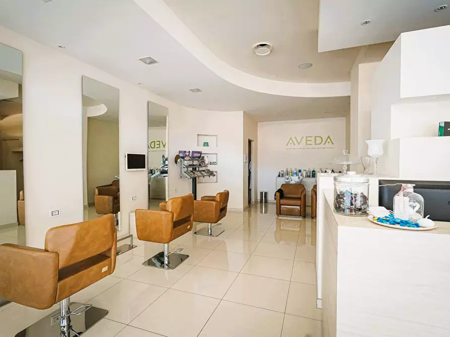 Immagine 11 di Negozio in vendita  in VIA  VERDI 15 a Almenno San Bartolomeo