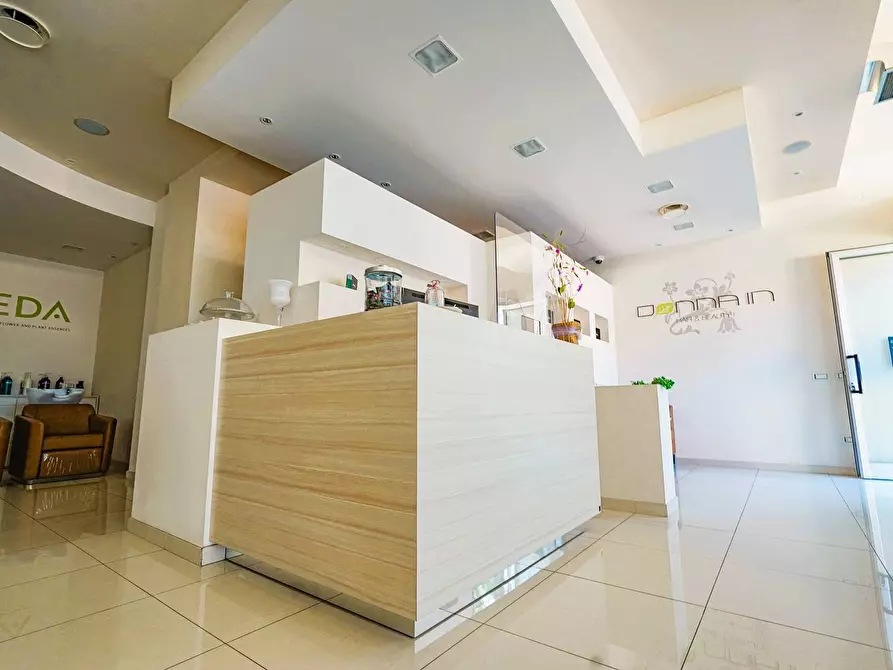 Immagine 12 di Negozio in vendita  in VIA  VERDI 15 a Almenno San Bartolomeo