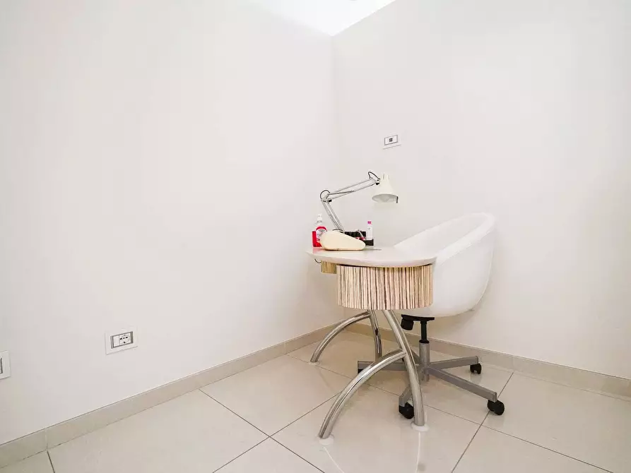 Immagine 21 di Negozio in vendita  in VIA  VERDI 15 a Almenno San Bartolomeo