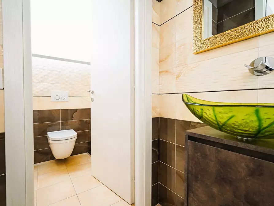 Immagine 28 di Negozio in vendita  in VIA  VERDI 15 a Almenno San Bartolomeo